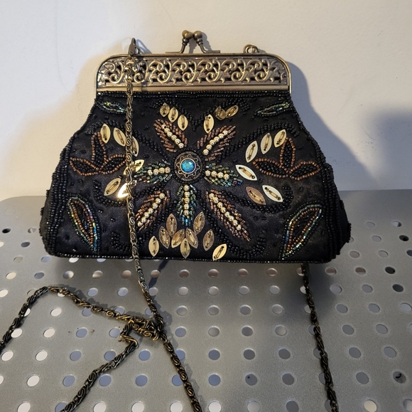 VINTAGE small embroidered crossbody  bag - Picture 3 of 8